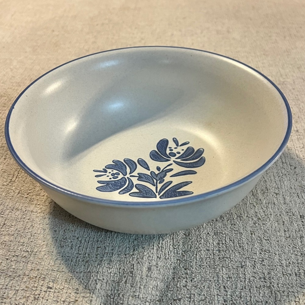 Pfaltzgraff Yorktowne Blue Floral Stoneware Serving Bowl 7 Inch USA 010 Vintage